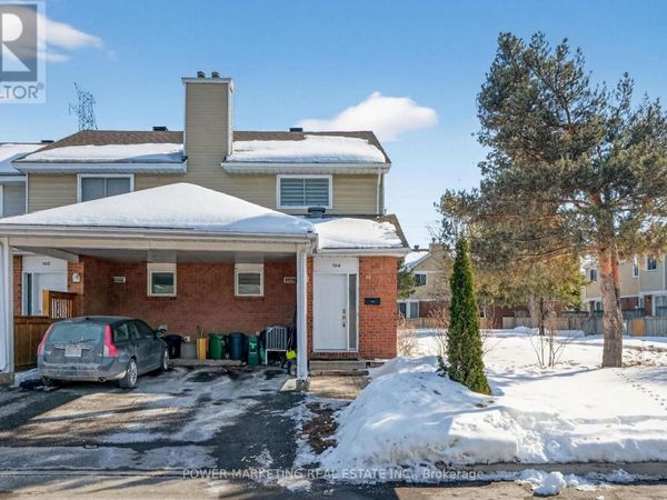104 BANNERHILL, Ottawa, ON K1V0T4