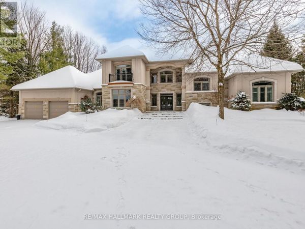 5800 Queenscourt Crescent, Ottawa, ON K4M1K3