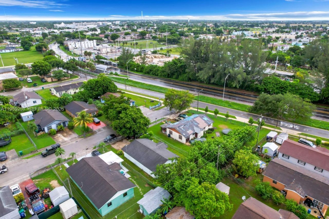 435 NW 15th St , Florida City, FL 33034 Photo