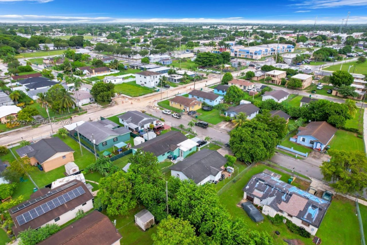 435 NW 15th St , Florida City, FL 33034 Photo