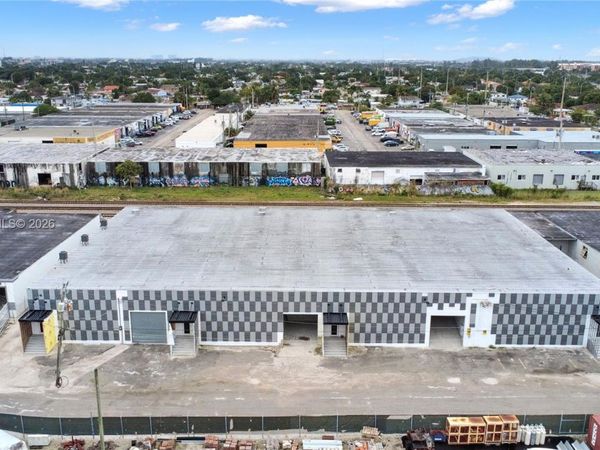 7000 NW 37th Ct , Hialeah, FL 33147