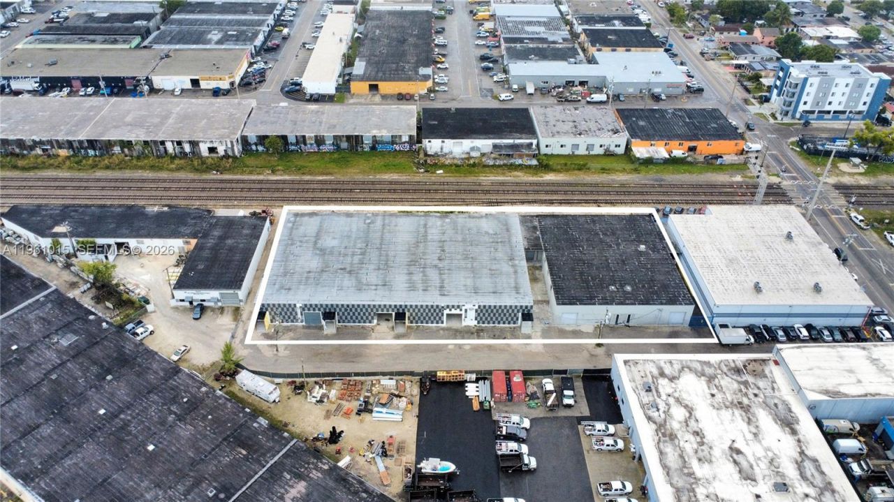 7000 NW 37th Ct , Hialeah, FL 33147 Photo