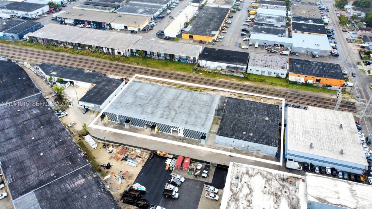 7000 NW 37th Ct , Hialeah, FL 33147 Photo