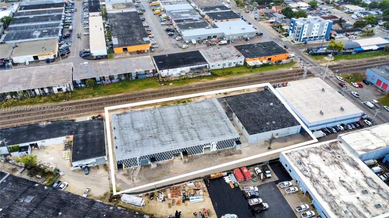 7000 NW 37th Ct , Hialeah, FL 33147 Photo