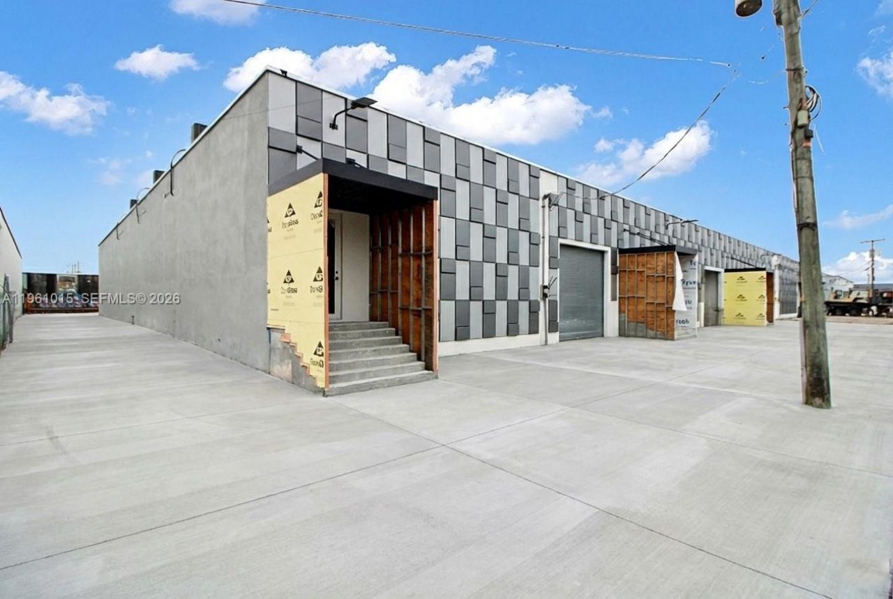 7000 NW 37th Ct , Hialeah, FL 33147 Photo