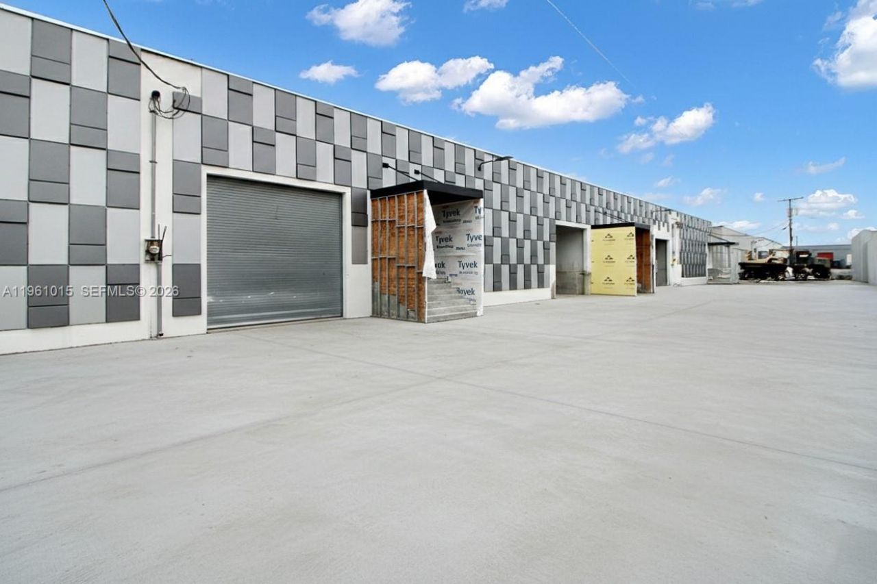 7000 NW 37th Ct , Hialeah, FL 33147 Photo