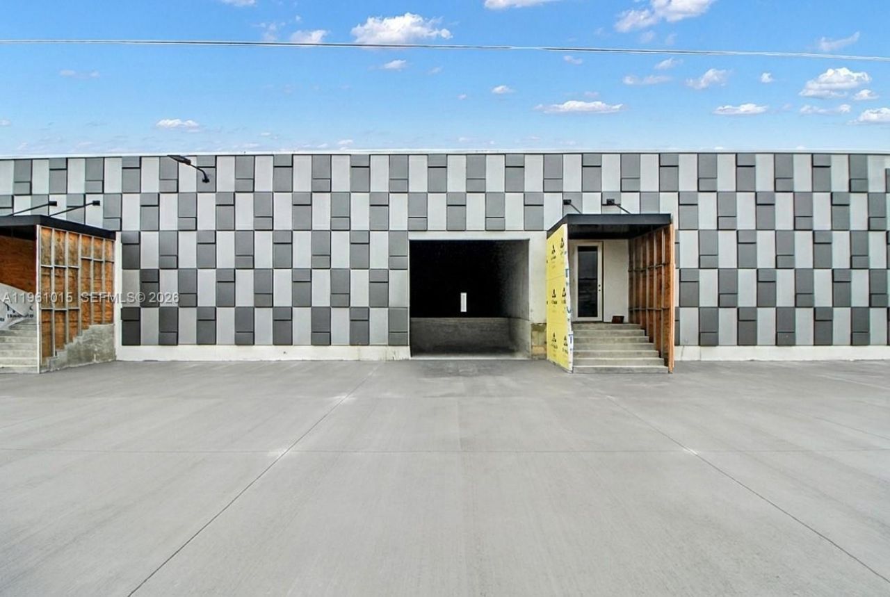 7000 NW 37th Ct , Hialeah, FL 33147 Photo