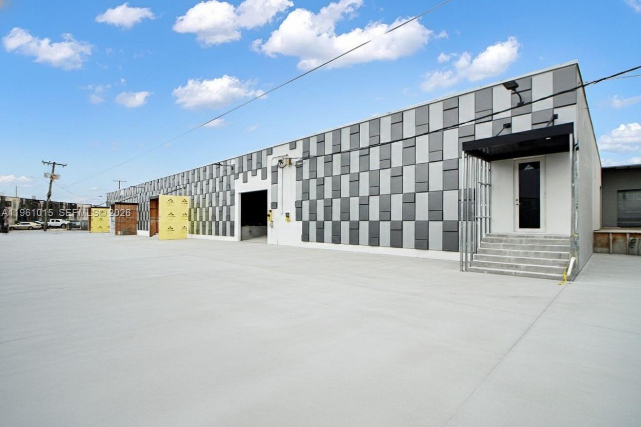 7000 NW 37th Ct , Hialeah, FL 33147 Photo