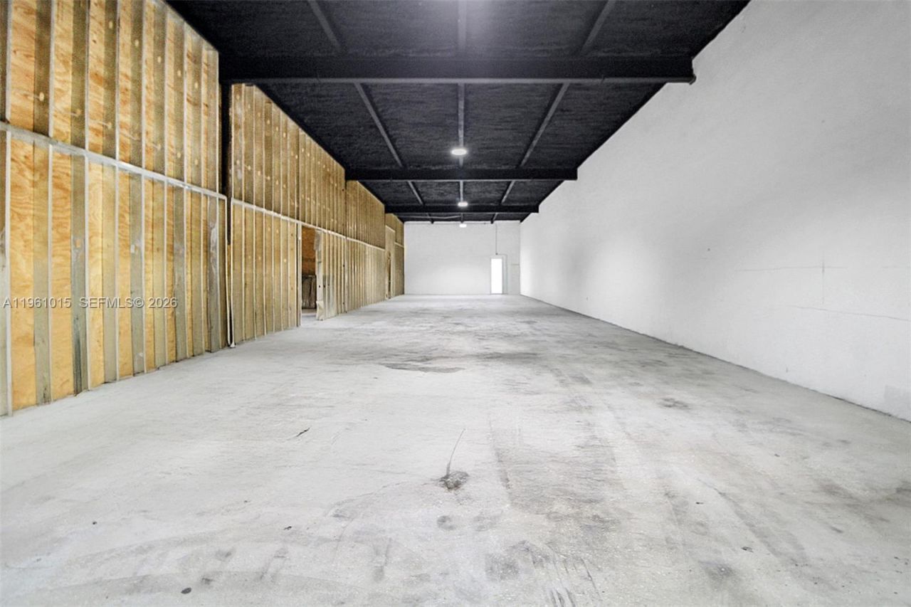 7000 NW 37th Ct , Hialeah, FL 33147 Photo