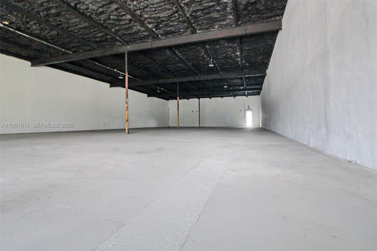 7000 NW 37th Ct , Hialeah, FL 33147 Photo