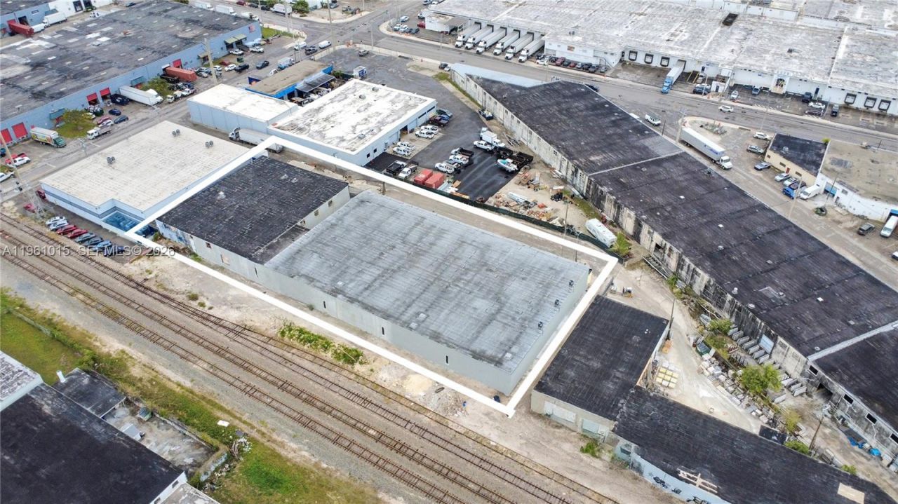 7000 NW 37th Ct , Hialeah, FL 33147 Photo