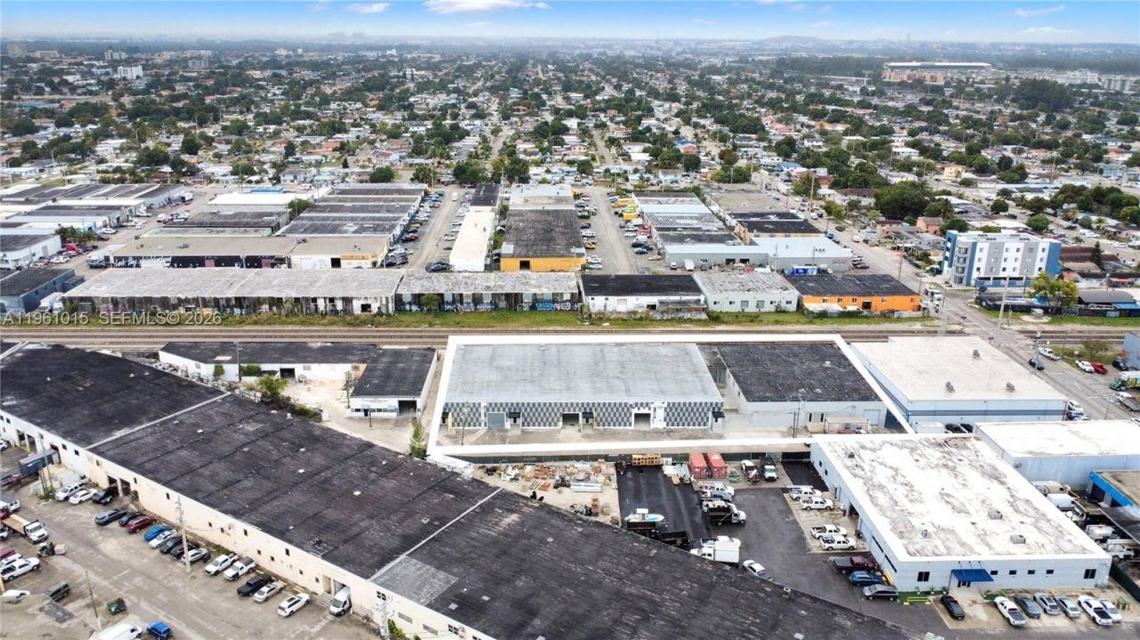 7000 NW 37th Ct , Hialeah, FL 33147 Photo