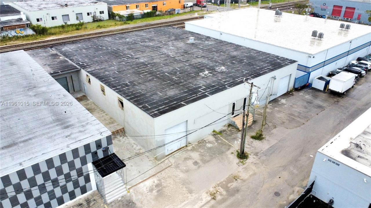 7000 NW 37th Ct , Hialeah, FL 33147 Photo