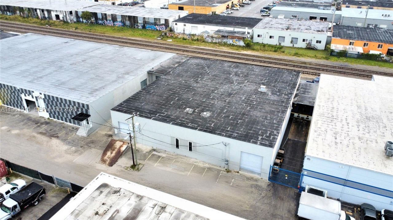 7000 NW 37th Ct , Hialeah, FL 33147 Photo