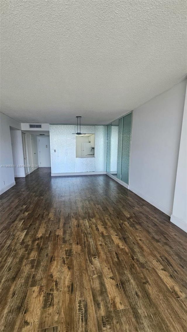 1000 Parkview Dr, Unit 605, Hallandale Beach, FL 33009 Photo