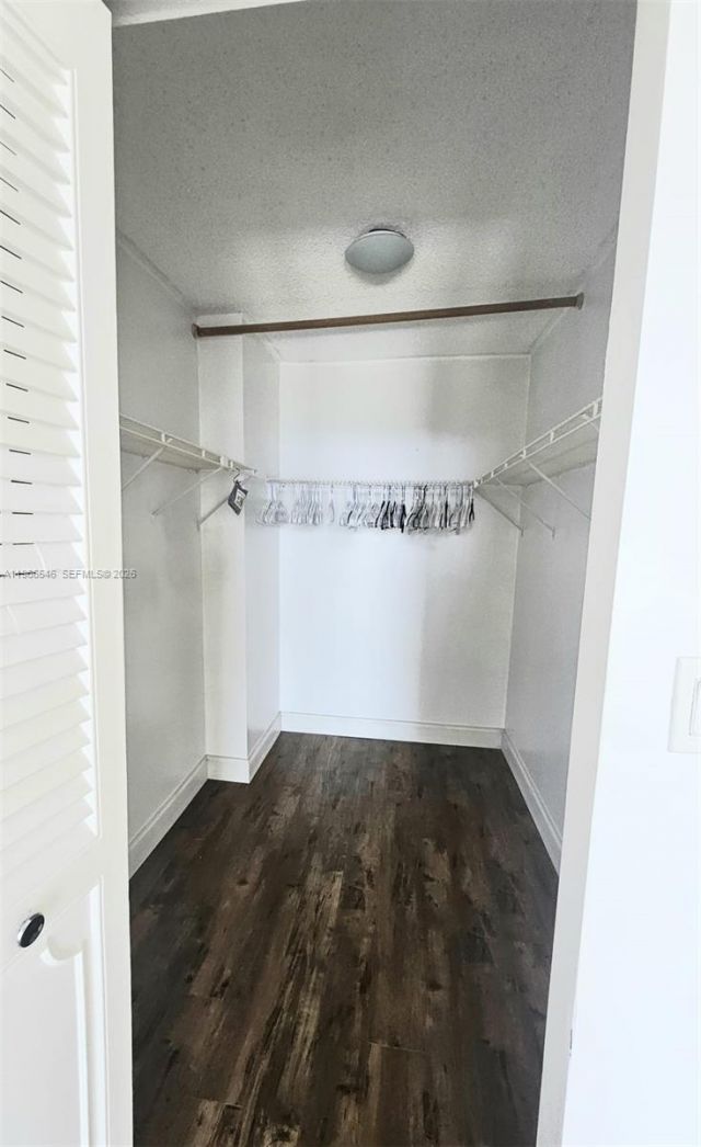 1000 Parkview Dr, Unit 605, Hallandale Beach, FL 33009 Photo