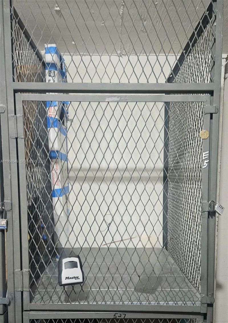 1000 Parkview Dr, Unit 605, Hallandale Beach, FL 33009 Photo