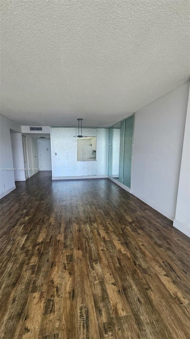 1000 Parkview Dr, Unit 605, Hallandale Beach, FL 33009 Photo