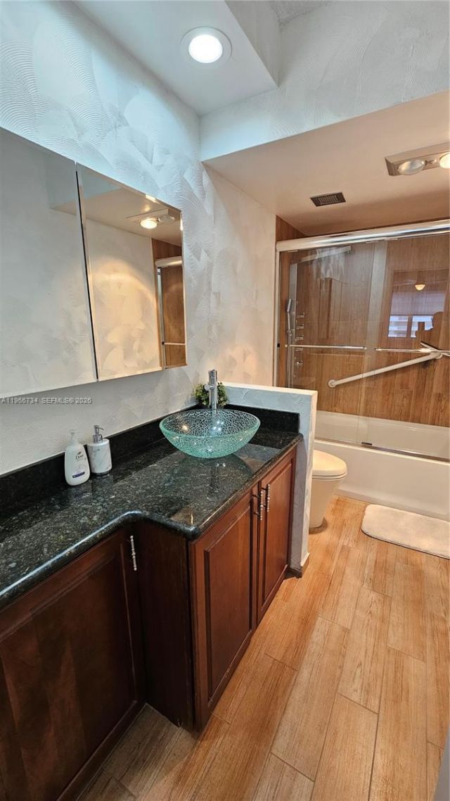 1980 S Ocean Dr, Unit 7F, Hallandale Beach, FL 33009 Photo