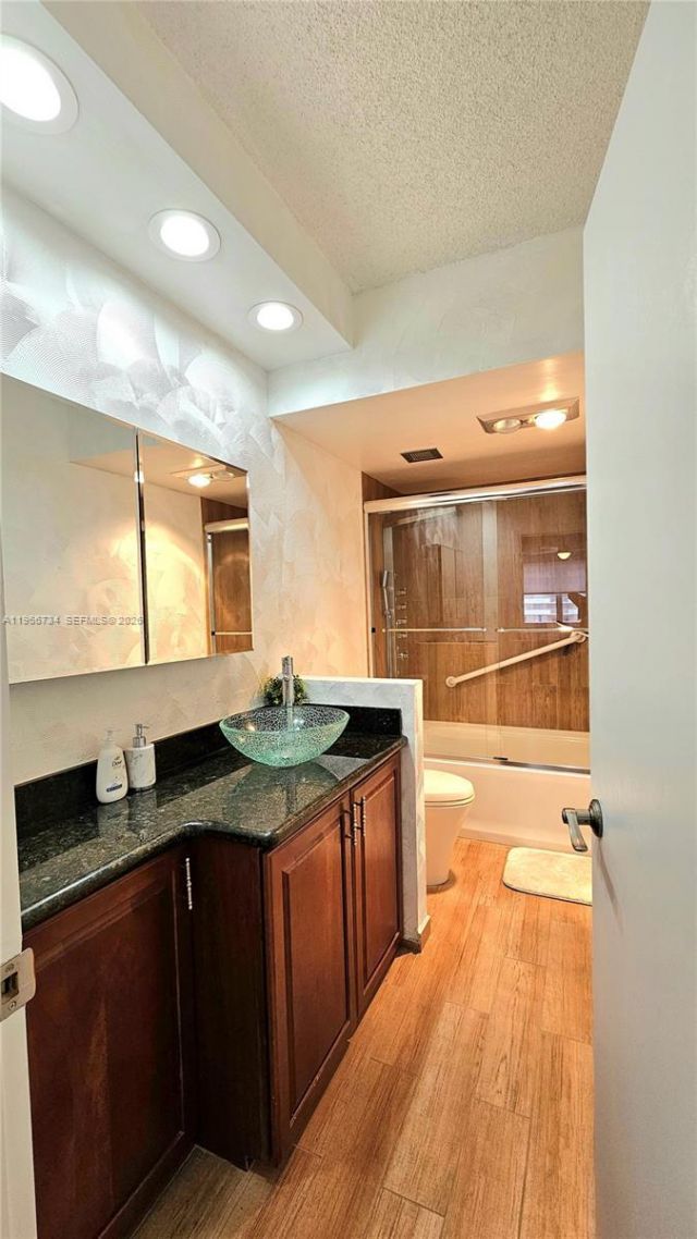 1980 S Ocean Dr, Unit 7F, Hallandale Beach, FL 33009 Photo