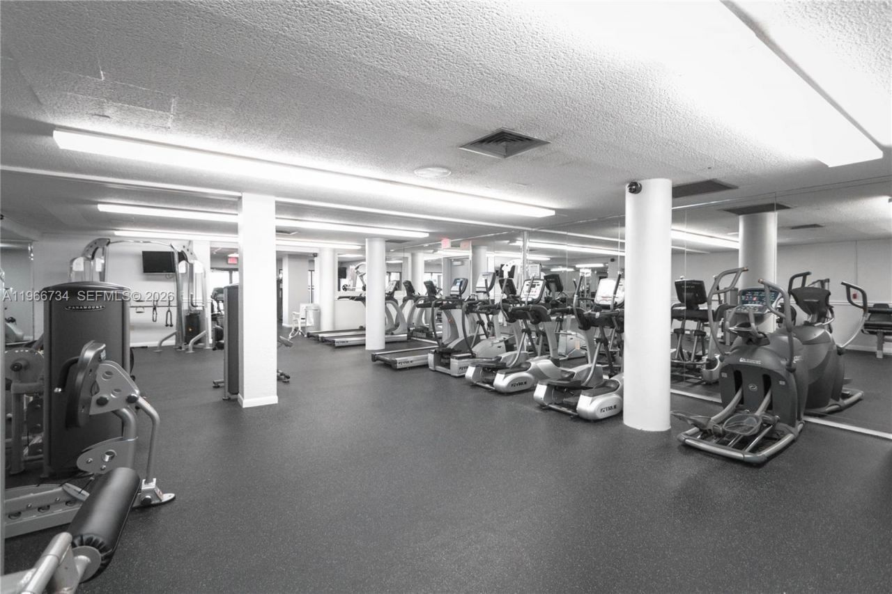 1980 S Ocean Dr, Unit 7F, Hallandale Beach, FL 33009 Photo