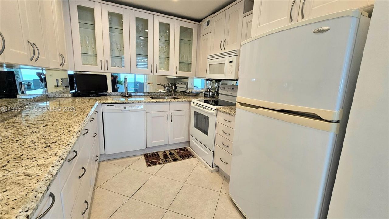 1980 S Ocean Dr, Unit 7F, Hallandale Beach, FL 33009 Photo