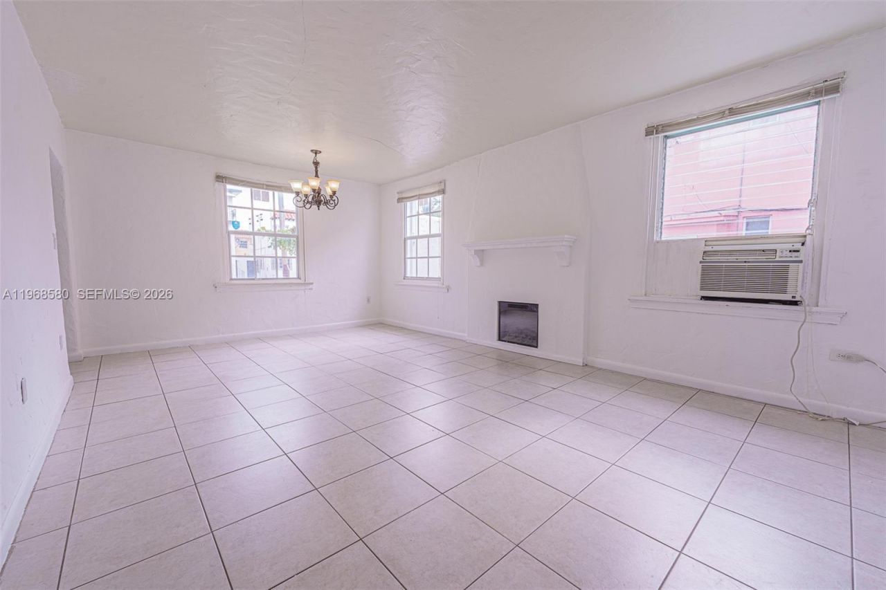 528 SW 21st Ave , Miami, FL 33135 Photo