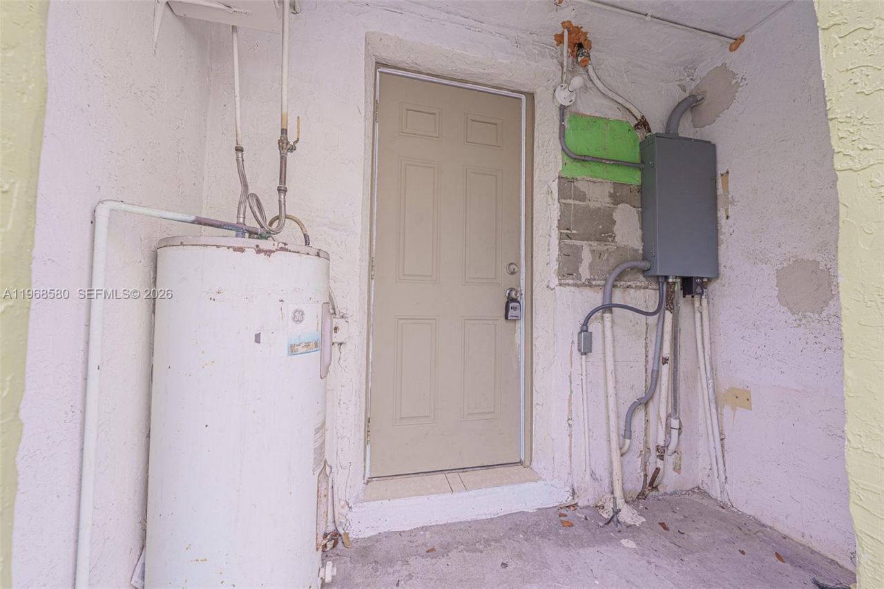 528 SW 21st Ave , Miami, FL 33135 Photo