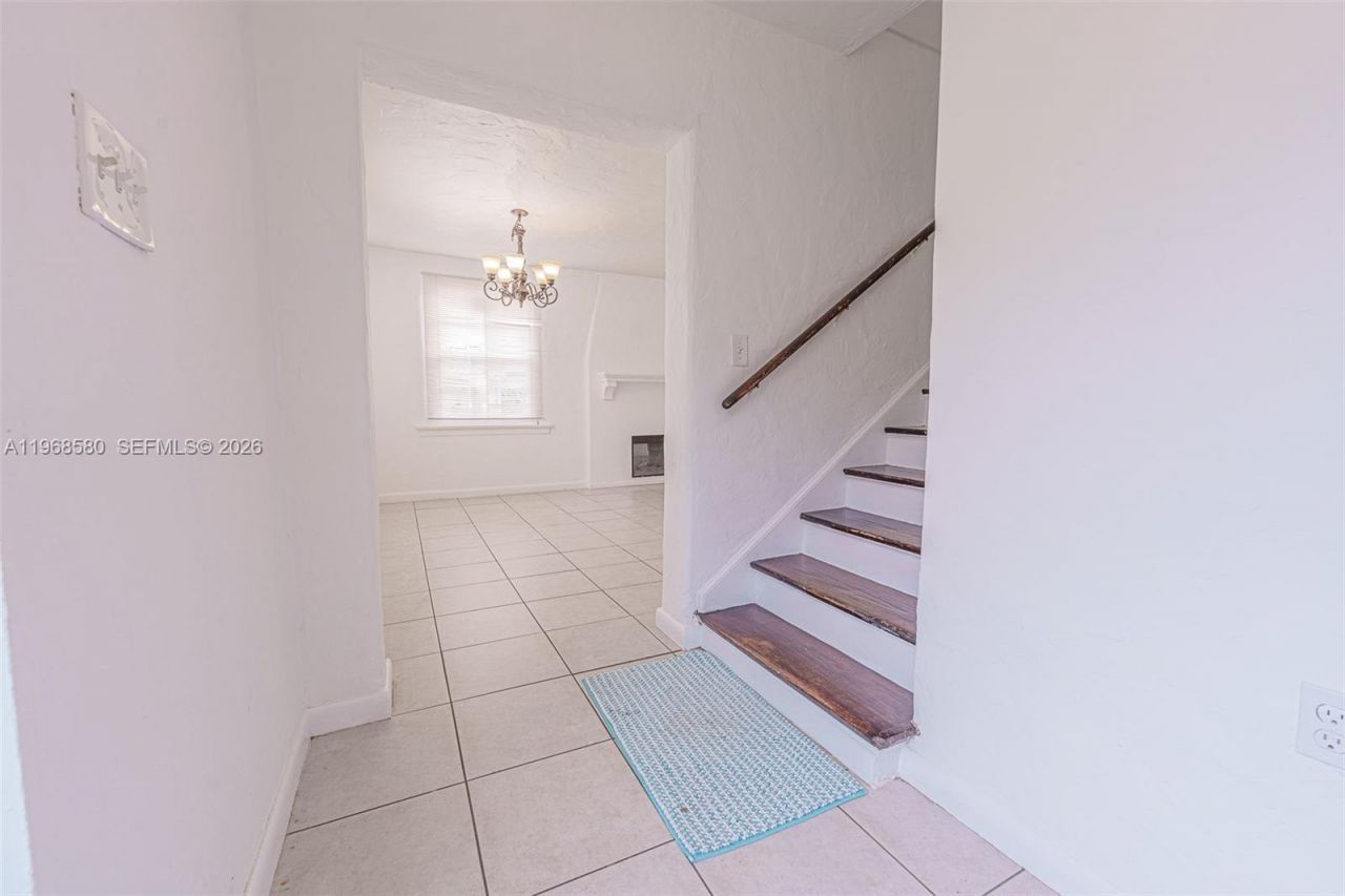 528 SW 21st Ave , Miami, FL 33135 Photo