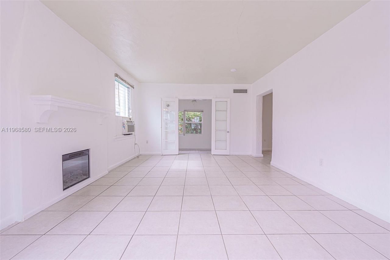 528 SW 21st Ave , Miami, FL 33135 Photo