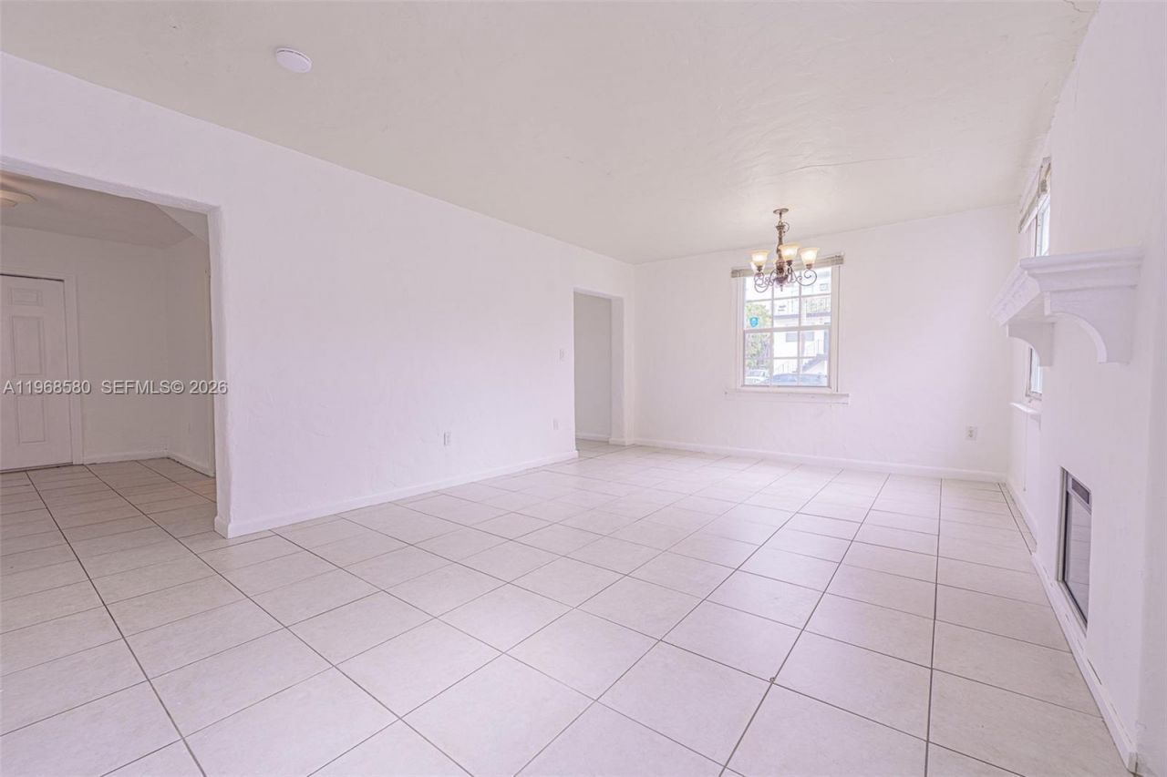 528 SW 21st Ave , Miami, FL 33135 Photo