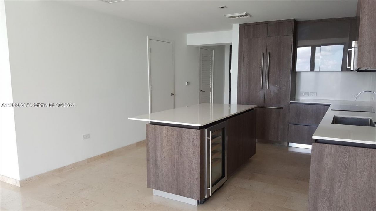 68 SE 6th St , Unit 3305, Miami, FL 33131 Photo