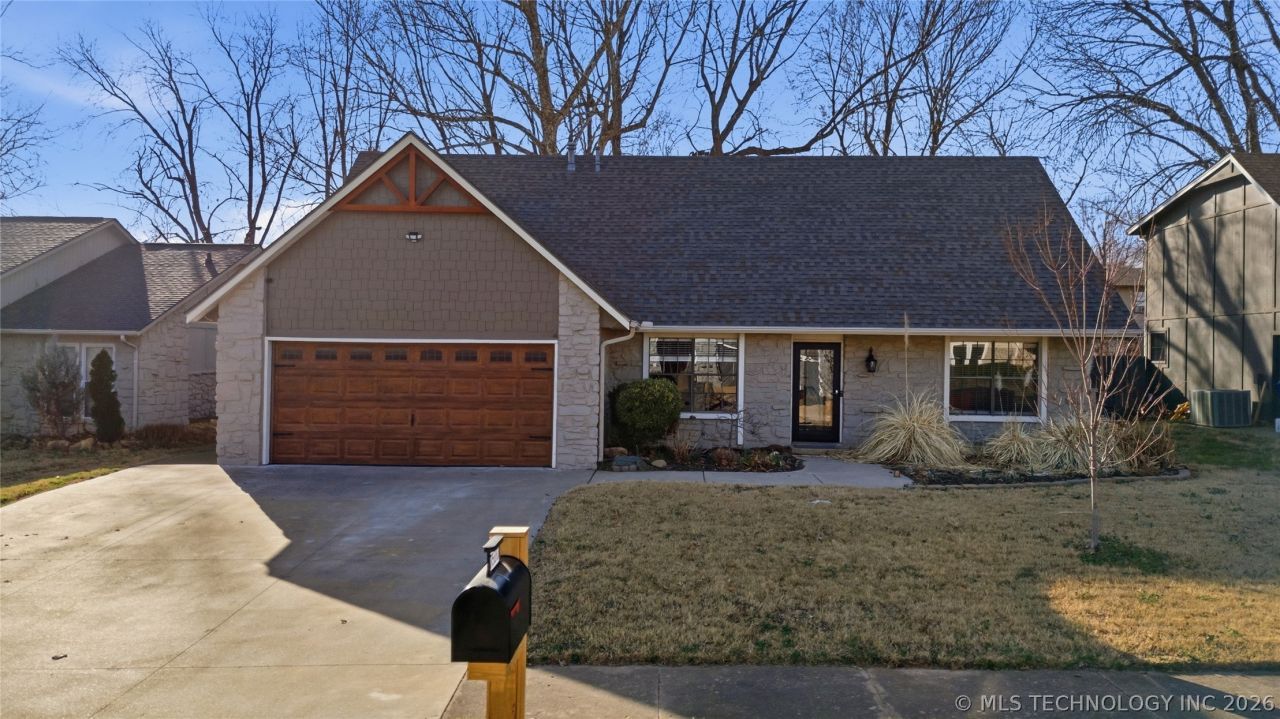 7500 S Gum Avenue, Broken Arrow, OK 74011 Main Photo