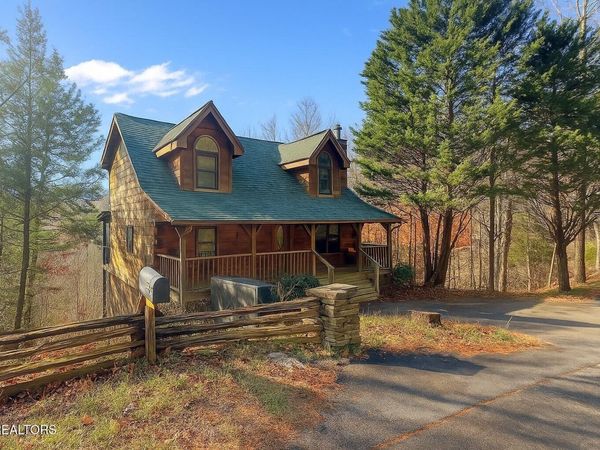 934 Vixen Run, Gatlinburg, TN 37738