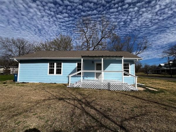 307 E Main Street , Ladonia, TX 75449