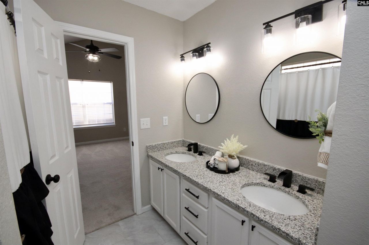 23 Autumn Run Way  Photo 13