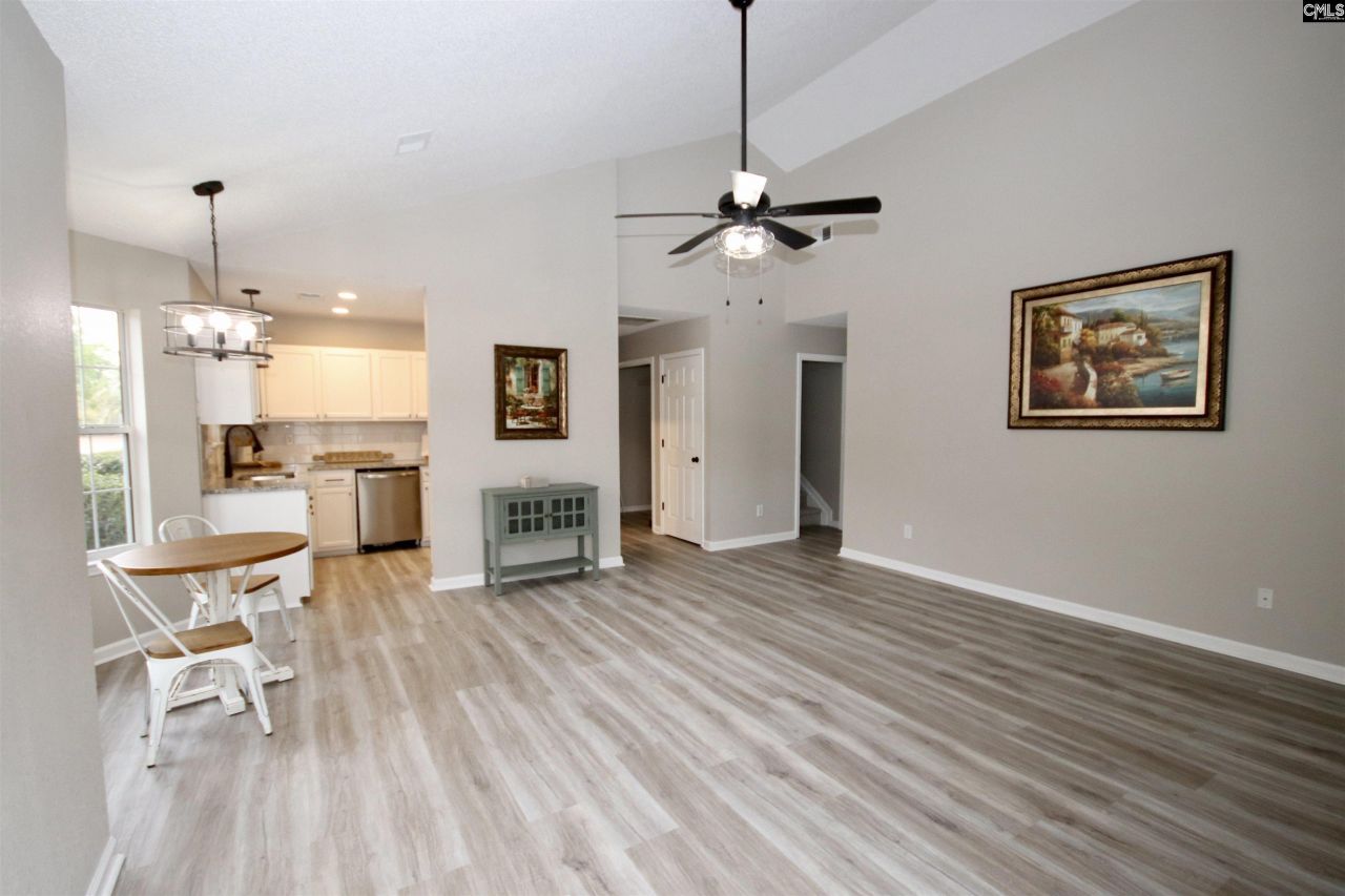 23 Autumn Run Way  Photo 5