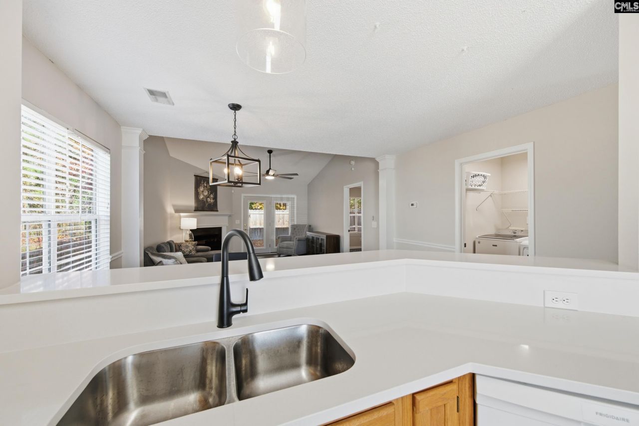 113 Huntington Circle Photo 9