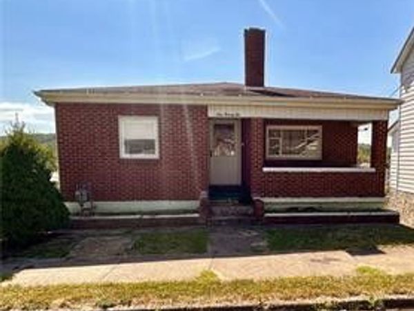 122 E Harvey Street, Masontown, PA 15461