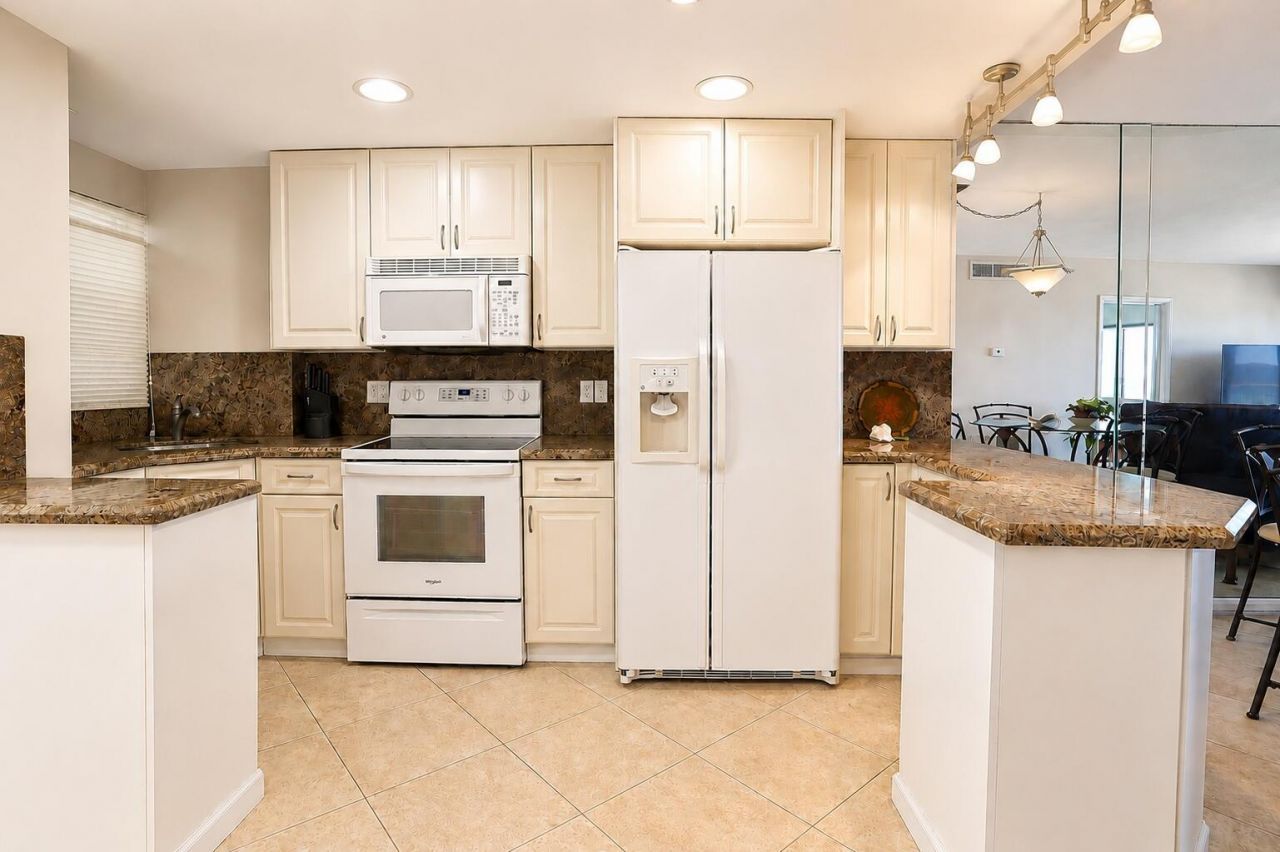 710 N Ocean Boulevard, Unit 1107, Pompano Beach, FL 33062 Photo