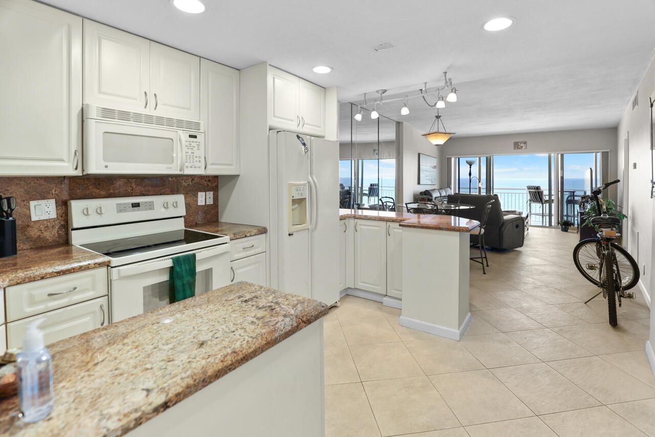 710 N Ocean Boulevard, Unit 1107, Pompano Beach, FL 33062 Photo