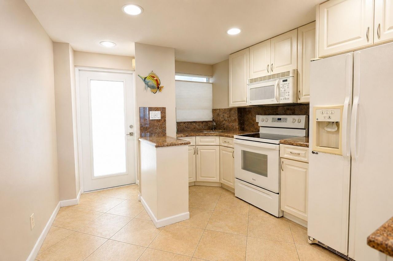 710 N Ocean Boulevard, Unit 1107, Pompano Beach, FL 33062 Photo