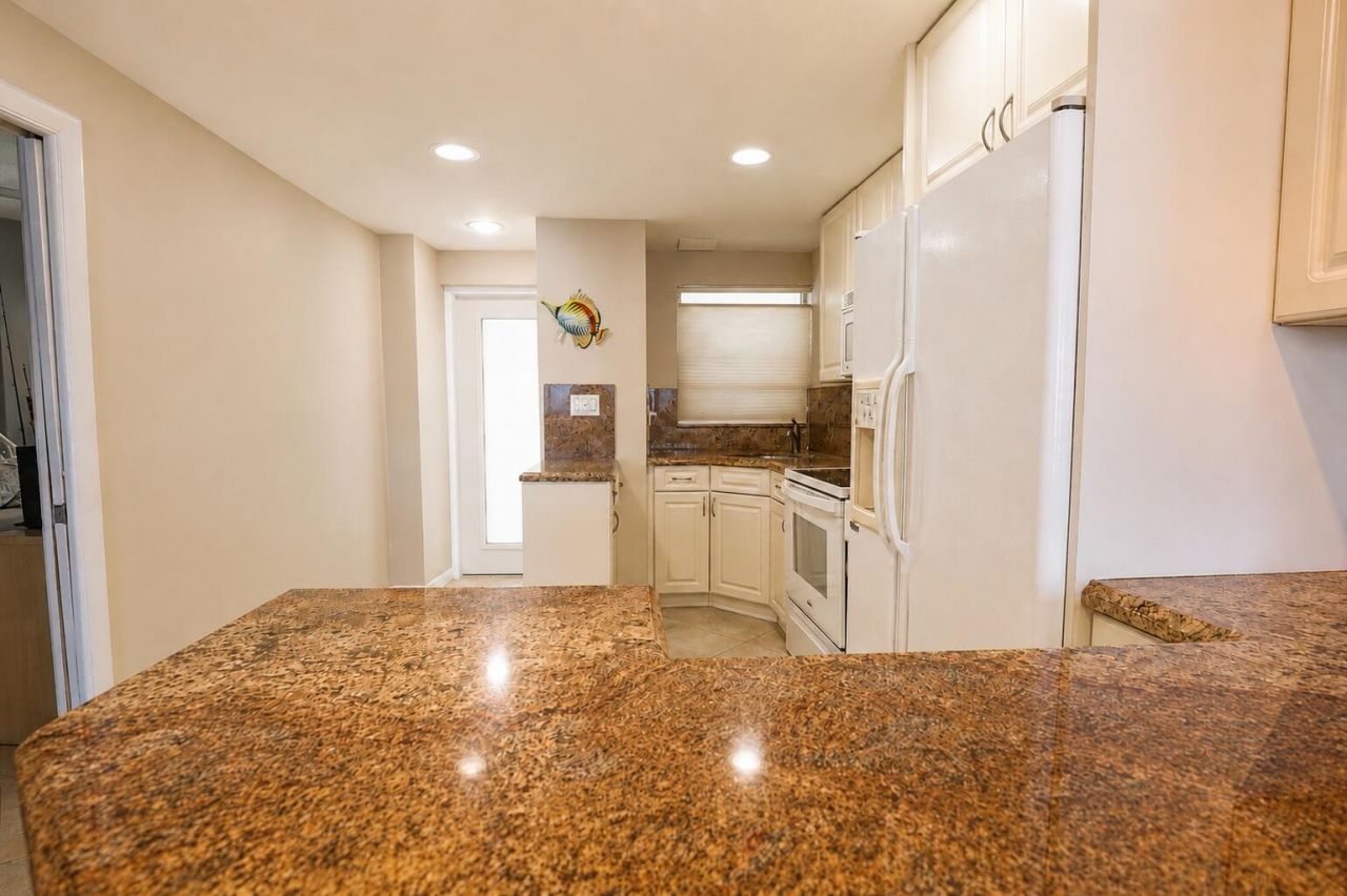 710 N Ocean Boulevard, Unit 1107, Pompano Beach, FL 33062 Photo