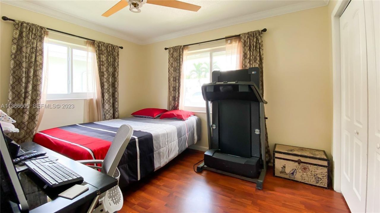 7106 NW 73rd Avenue, Tamarac, FL 33321 Photo