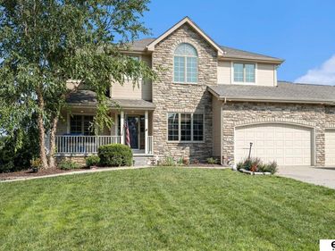 2231 Crystal Creek Drive, Papillion, NE 68046