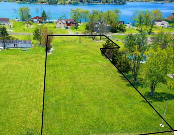 Seneca Drive, Montpelier, OH 43543