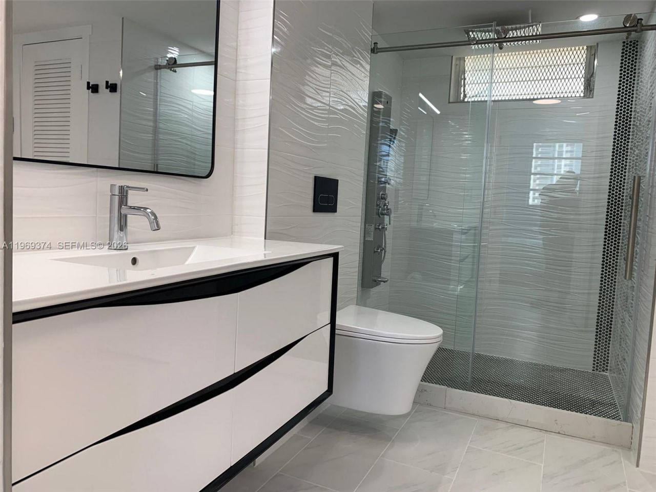 2980 Point East Dr,, Unit D-508, Aventura, FL 33160 Photo