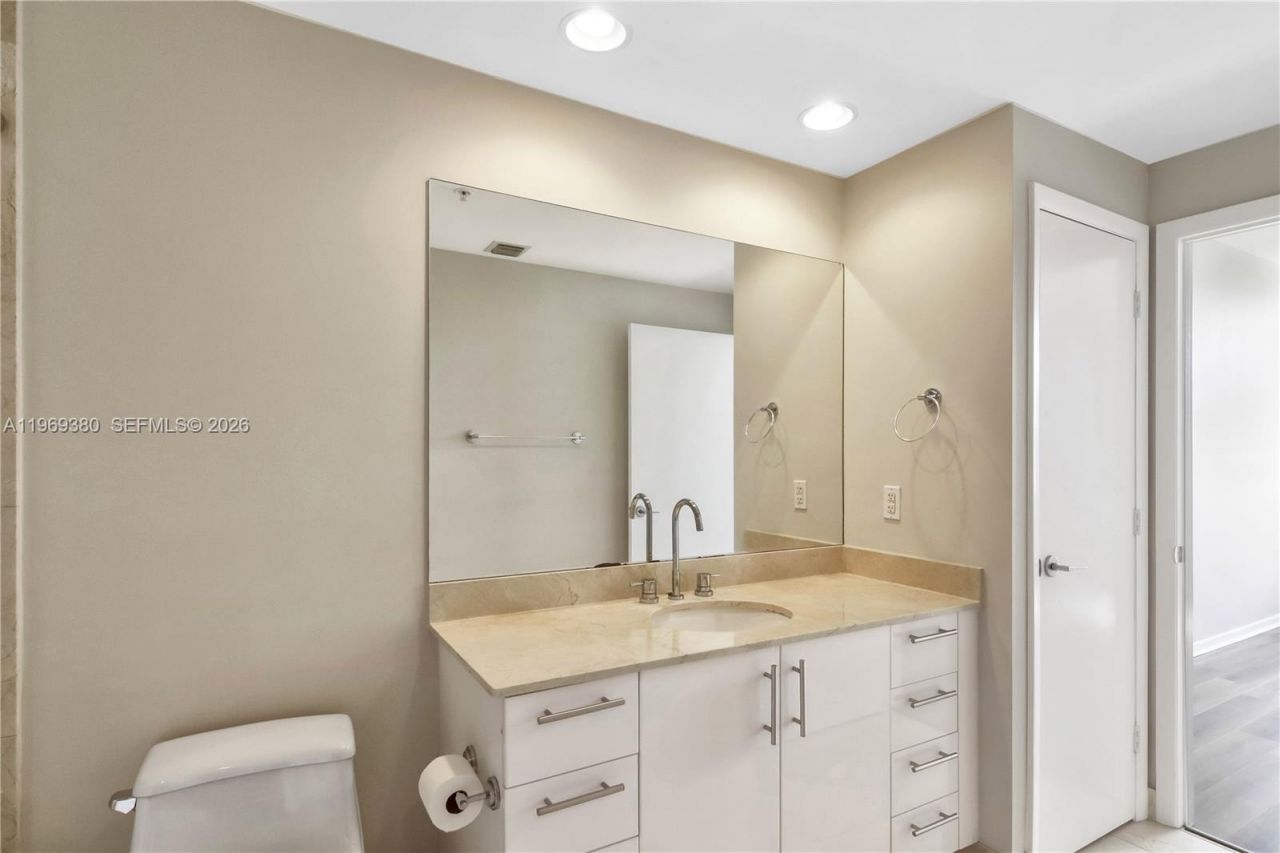 550 Okeechobee Blvd, Unit 527, West Palm Beach, FL 33401 Photo