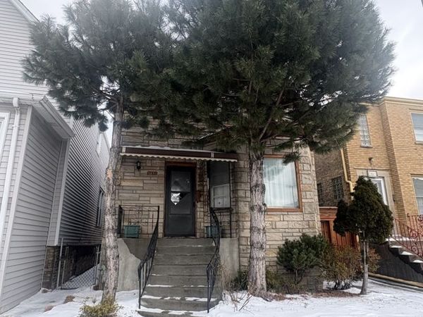 3451 N Kedzie Avenue, Chicago, IL 60618