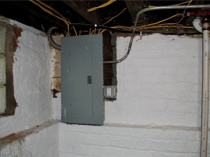 15208 Elderwood Avenue, Cleveland, OH 44112 Photo 27